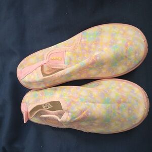 Little girl water shoes